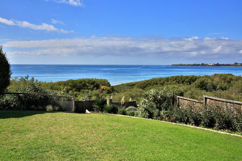 Culburra Beachhouse - Accommodation QLD 17