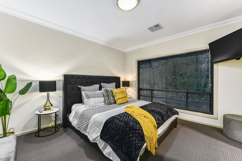 Accommodation On Lansell 2 - Accommodation QLD 1