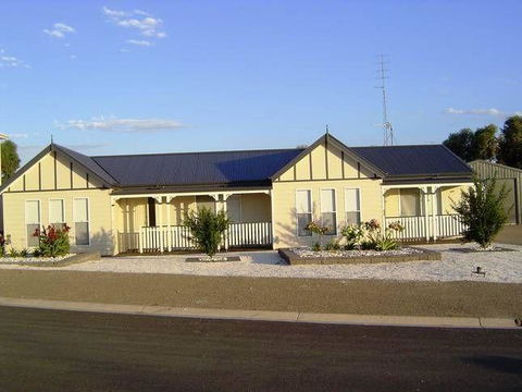 Moontana - Accommodation QLD 0