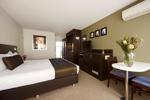 Station Motel - Accommodation QLD 7