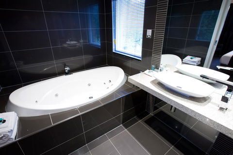 The Commodore - Accommodation QLD 30