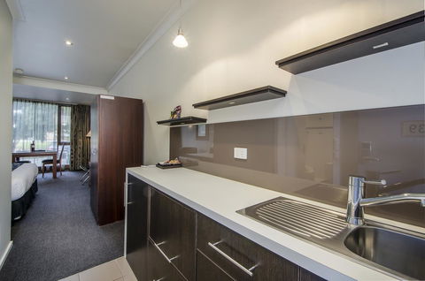 The Commodore - Accommodation QLD 42