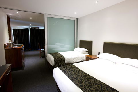 The Commodore - Accommodation QLD 9