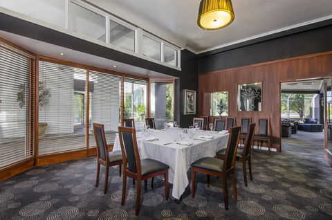 The Commodore - Accommodation QLD 4