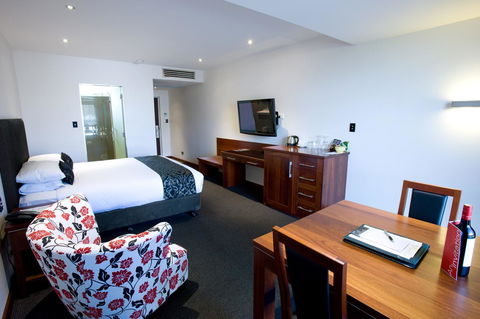 The Commodore - Accommodation QLD 35