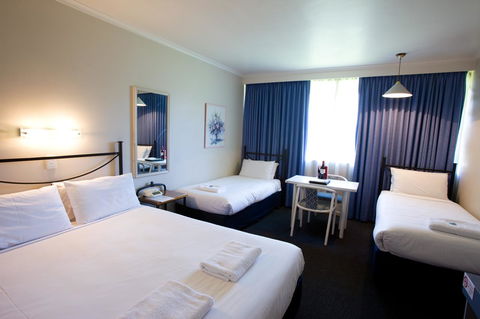 The Commodore - Accommodation QLD 26