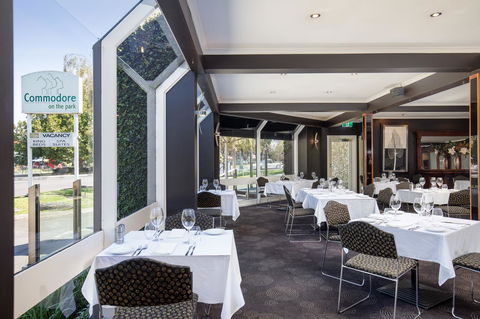 The Commodore - Accommodation QLD 2