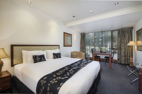 The Commodore - Accommodation QLD 44