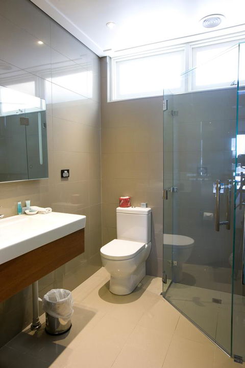 The Commodore - Accommodation QLD 36