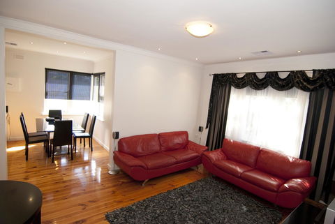 The Commodore - Accommodation QLD 15