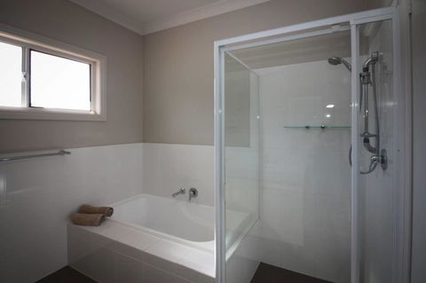 Waterfront On Osprey - Accommodation QLD 21