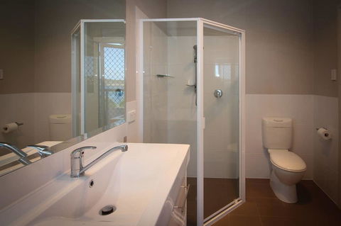 Waterfront On Osprey - Accommodation QLD 23