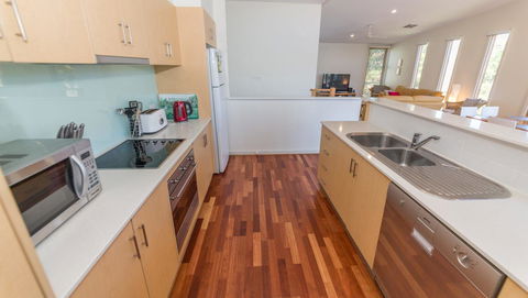 South Shores Villa 31 - South Shores Normanville - Accommodation QLD 4