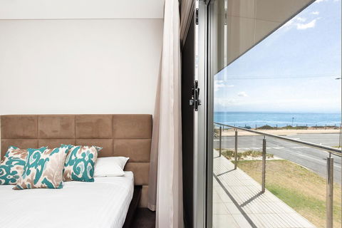 Esplanade Escape - Accommodation QLD 12