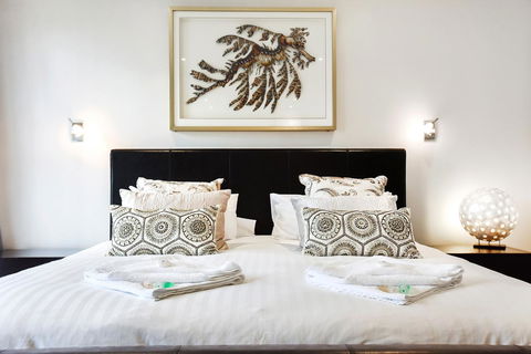 Esplanade Escape - Accommodation QLD 2