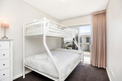 Esplanade Escape - Accommodation QLD 11