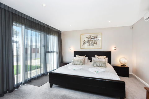 Esplanade Escape - Accommodation QLD 25