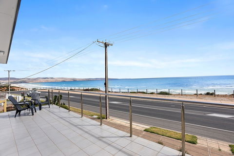 Esplanade Escape - Accommodation QLD 16