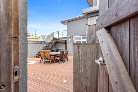 Esplanade Escape - Accommodation QLD 9