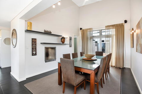 Esplanade Escape - Accommodation QLD 21