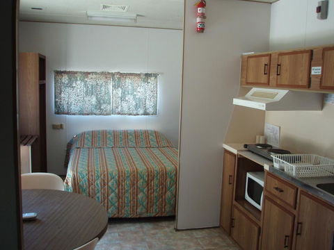 Lakeside Tourist Park - Accommodation QLD 13