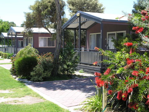 Lakeside Tourist Park - Accommodation QLD 17