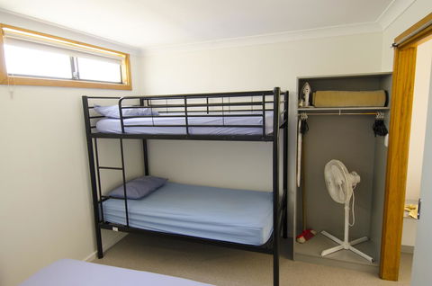 Lakeside Tourist Park - Accommodation QLD 8