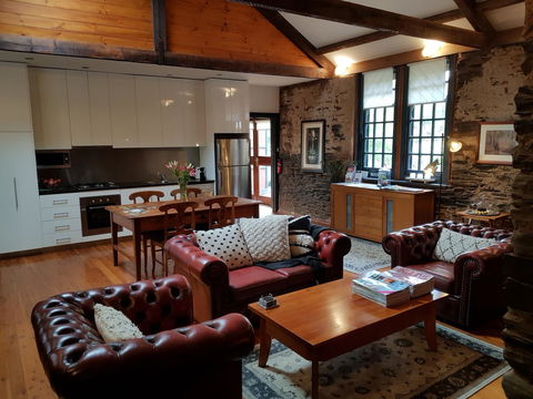 William Hunt's Retreat - Cypress Studio - Accommodation QLD 1