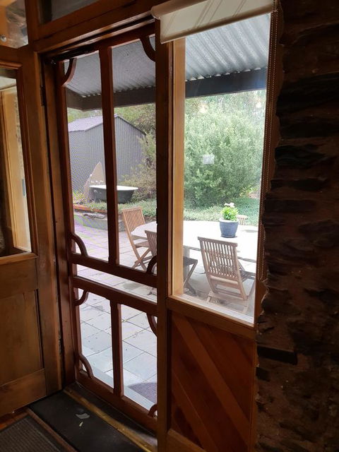 William Hunt's Retreat - Cypress Studio - Accommodation QLD 12