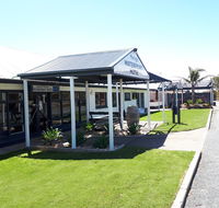 Meningie's Waterfront Motel - Accommodation QLD