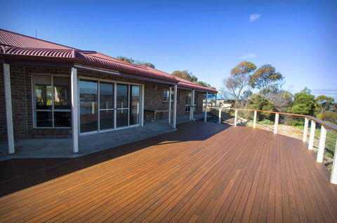 Limestone Ridge - Accommodation QLD 0