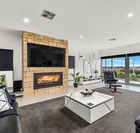 KENNEDY EXECUTIVE TOWNHOUSE - Accommodation QLD