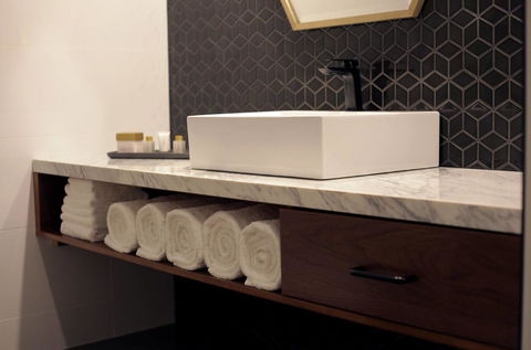 Ellen Hotel - Accommodation QLD 20