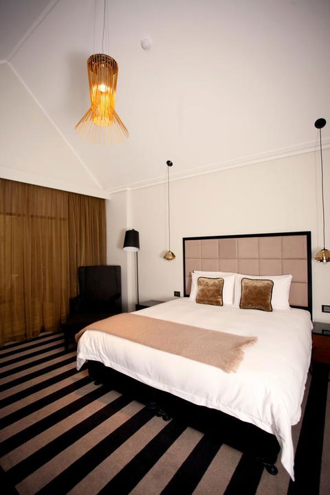 Ellen Hotel - Accommodation QLD 15