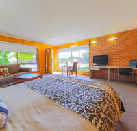 Country Roads Motor Inn Naracoorte - Accommodation QLD