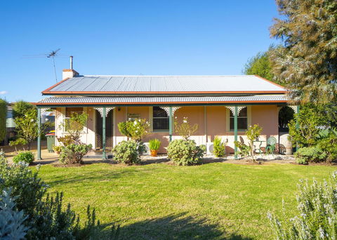 Ruby\'s Cottage - Accommodation QLD 1