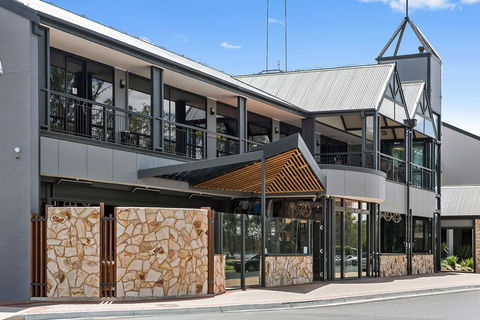 Berri Hotel - Accommodation QLD 6