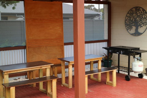 Renmark Motor Inn - Accommodation QLD 2