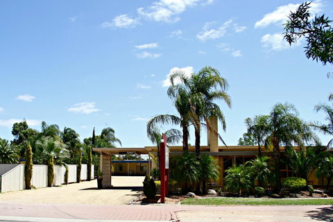 Renmark Motor Inn - Accommodation QLD 12