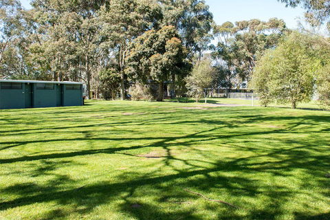 Kalganyi Holiday Park - Accommodation QLD 4