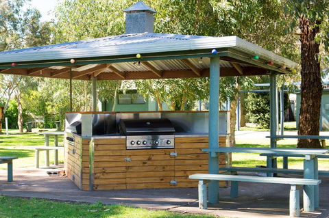 Kalganyi Holiday Park - Accommodation QLD 1