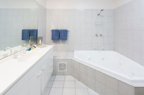 Navigators Motel & Diner - Accommodation QLD 12