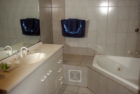 Navigators Motel & Diner - Accommodation QLD 9