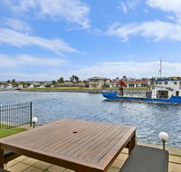 Salt Waterfront Apartment - Accommodation QLD