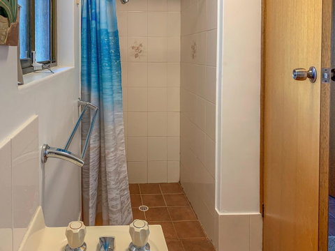 Seacroft - Accommodation QLD 11
