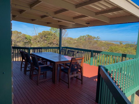 Seacroft - Accommodation QLD 2