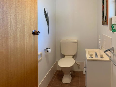 Seacroft - Accommodation QLD 10