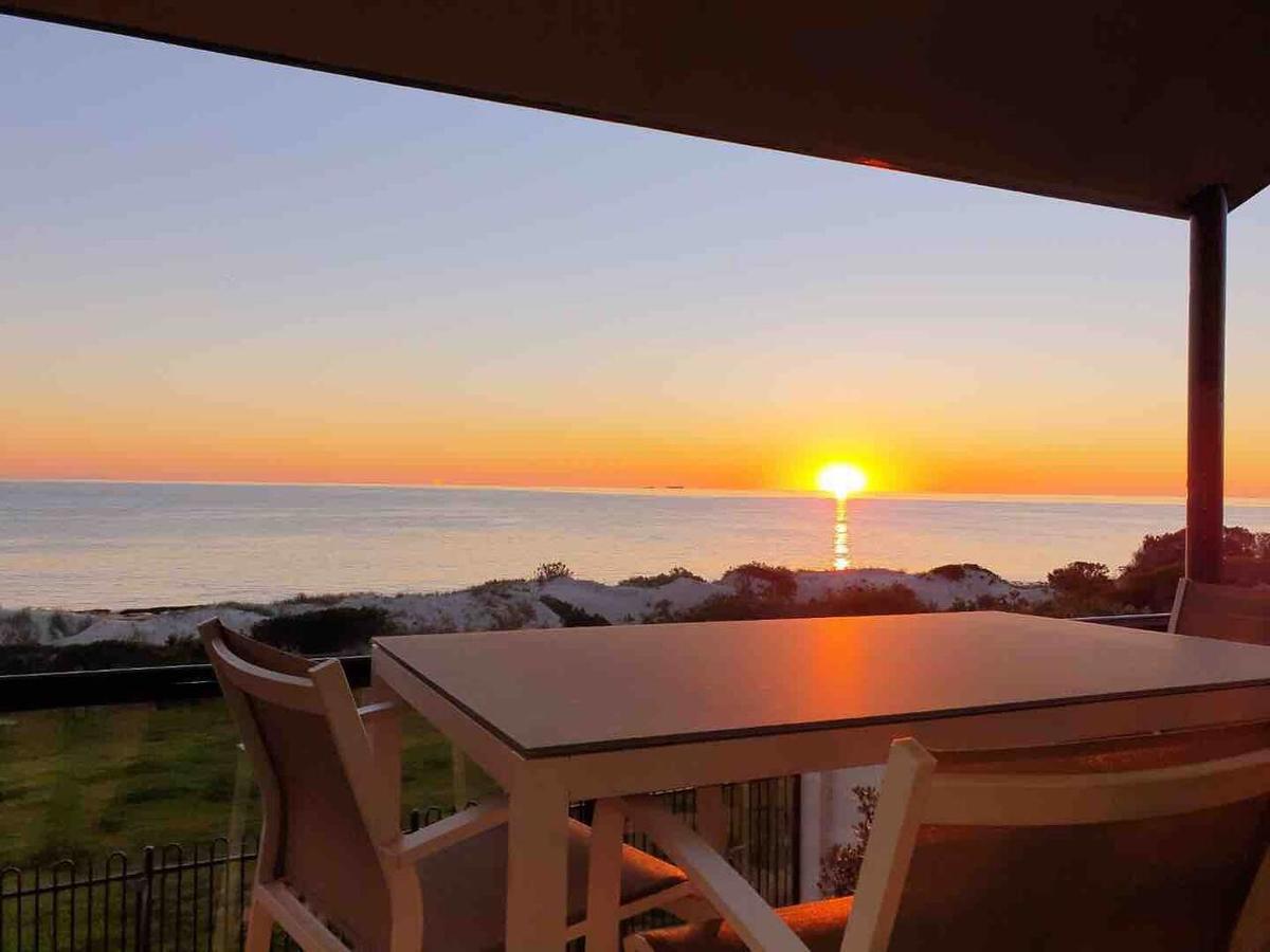 West Lakes Shore SA Accommodation QLD
