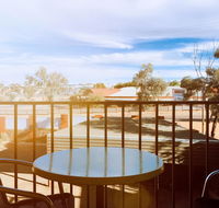 Desert Cave Hotel - Accommodation QLD