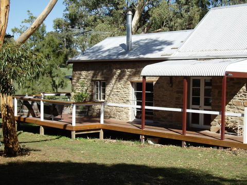 1860 Wine Country Cottages - Accommodation QLD 7